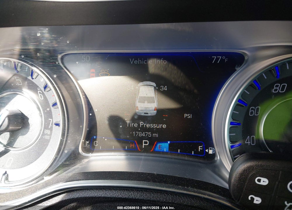2015 CHRYSLER 300 VIN: 2C3CCAAG2FH930318