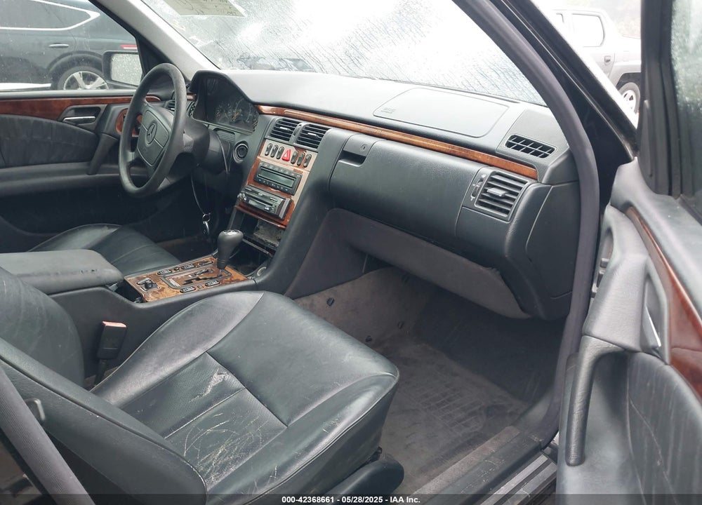 1999 MERCEDES-BENZ E 430 VIN: WDBJF70H5XA812818