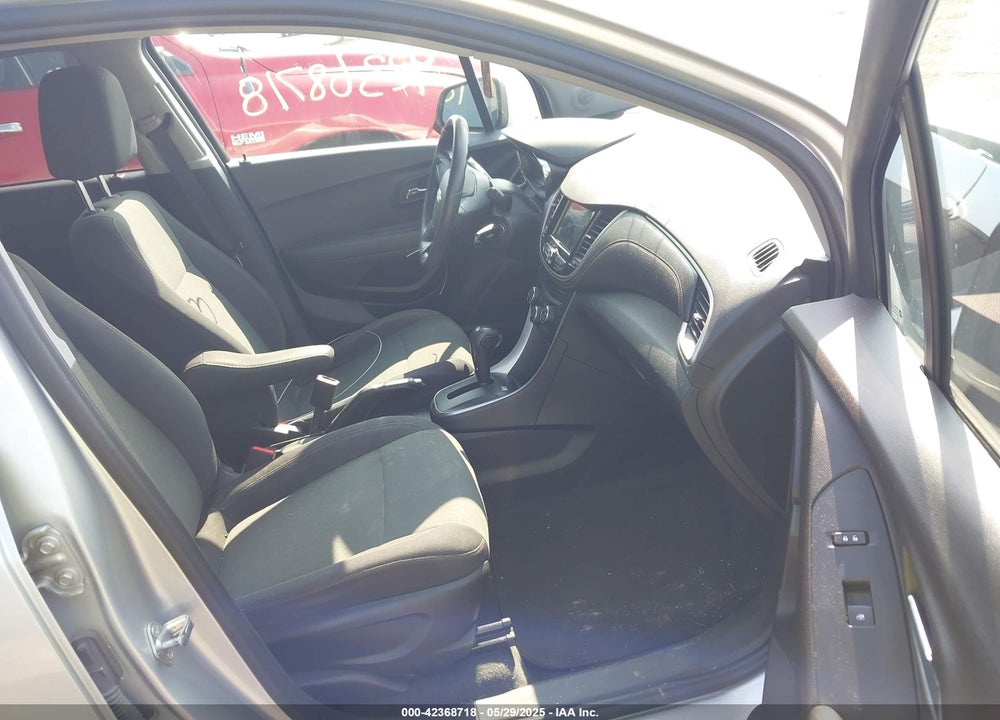 2019 CHEVROLET TRAX VIN: 3GNCJNSB4KL173930