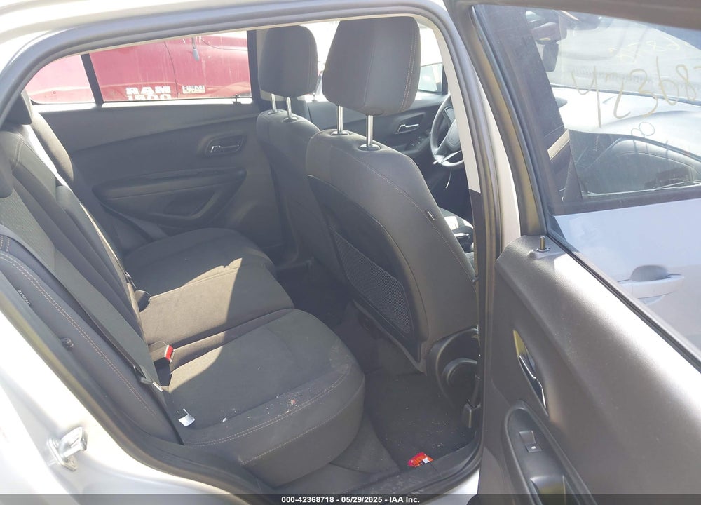 2019 CHEVROLET TRAX VIN: 3GNCJNSB4KL173930