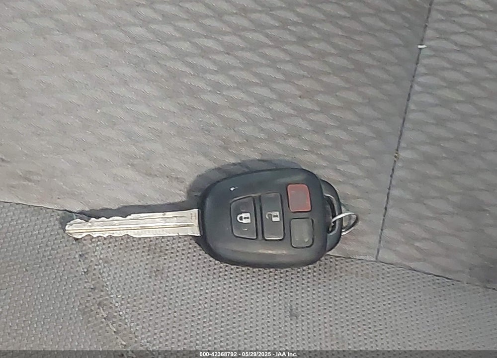 2016 TOYOTA COROLLA LE VIN: 2T1BURHE9GC540058