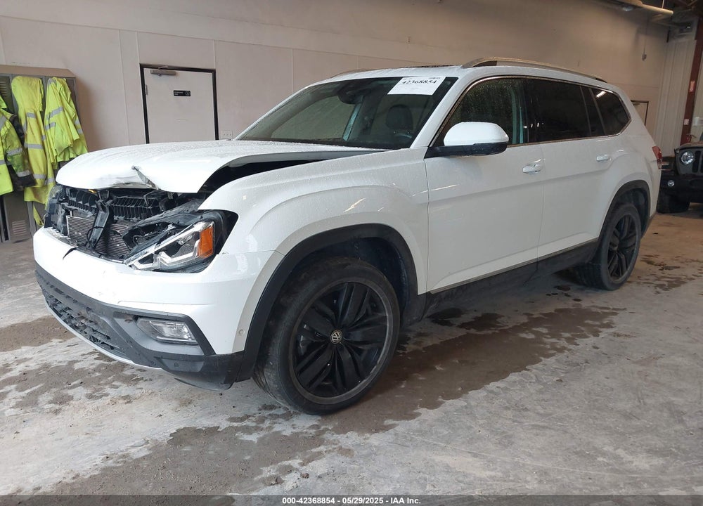 2018 VOLKSWAGEN ATLAS VIN: 1V2NR2CA3JC594822