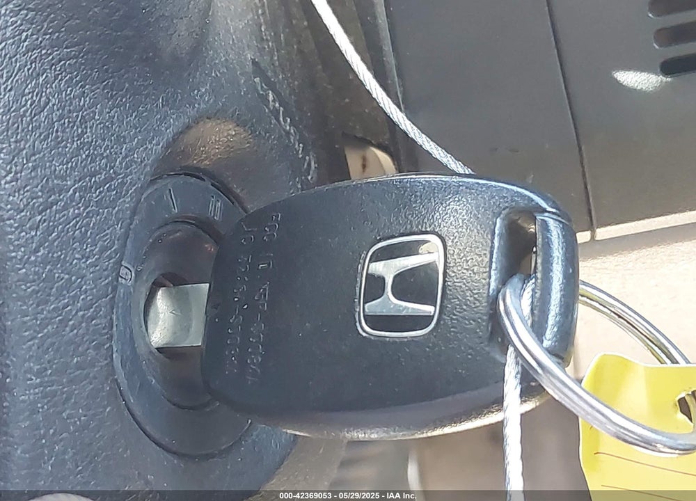 2010 HONDA CIVIC LX VIN: 19XFA1F54AE057116