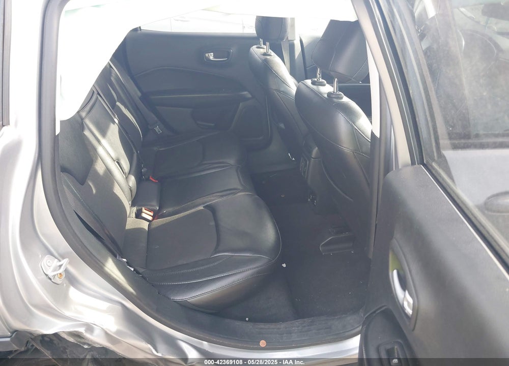2018 JEEP COMPASS VIN: 3C4NJDBBXJT402489