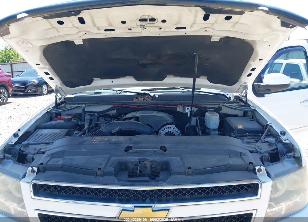 2011 CHEVROLET SUBURBAN 2500 LT1 VIN: 1GNWKMEG3BR250386