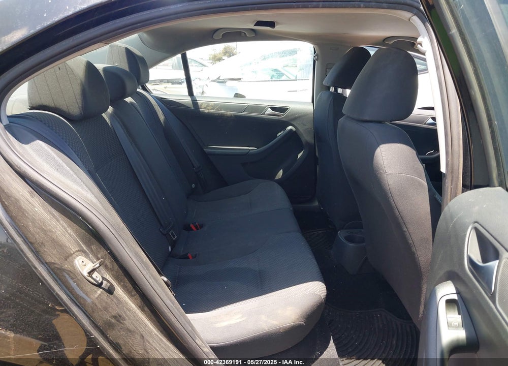 2013 VOLKSWAGEN JETTA VIN: 3VW2K7AJ0DM391847