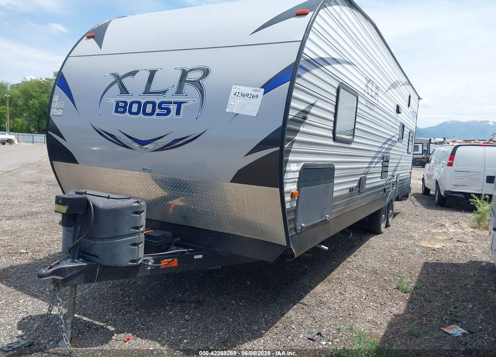 2017 FOREST RIVER BOOST XLR 27QB TOY HAULER VIN: 4X4TXLC21HY010289