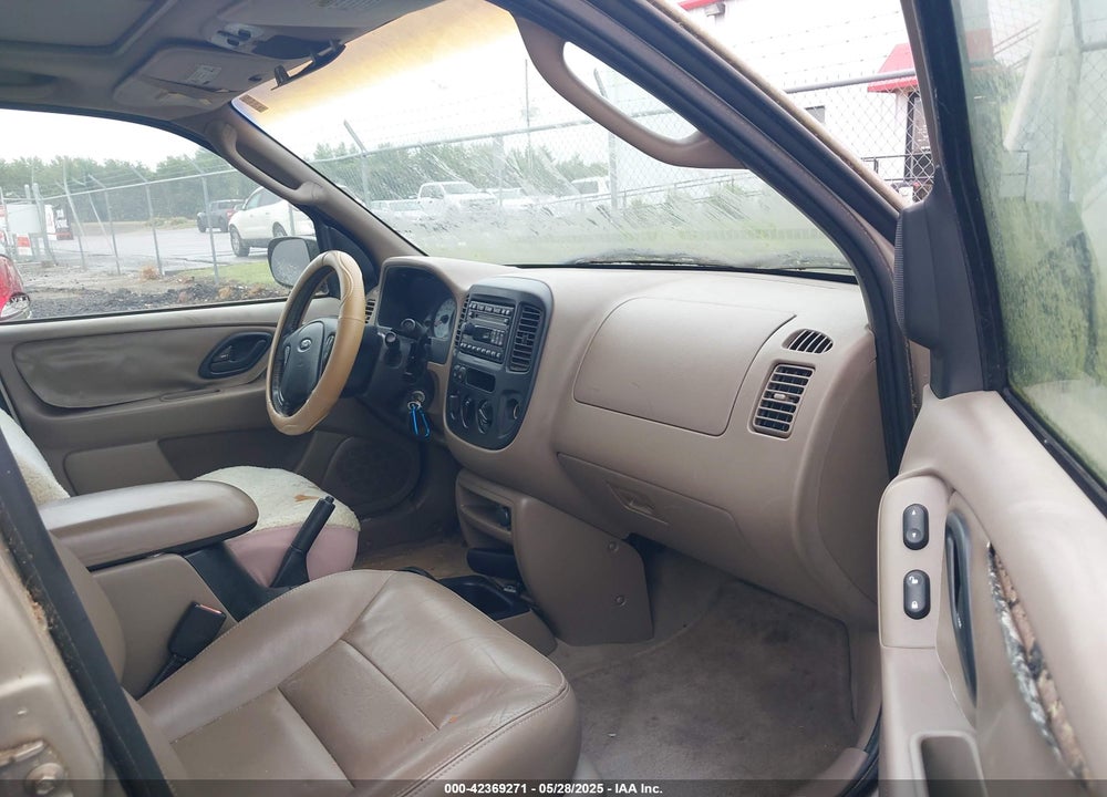 2001 FORD ESCAPE XLT VIN: 1FMYU03111KC55706