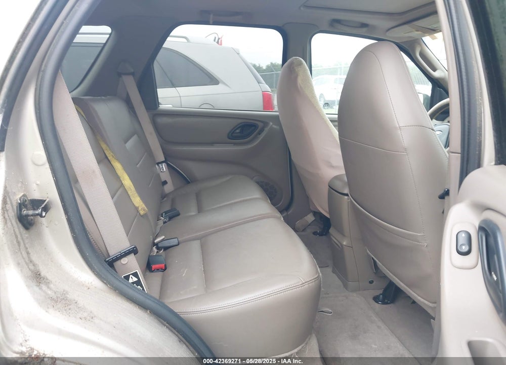 2001 FORD ESCAPE XLT VIN: 1FMYU03111KC55706