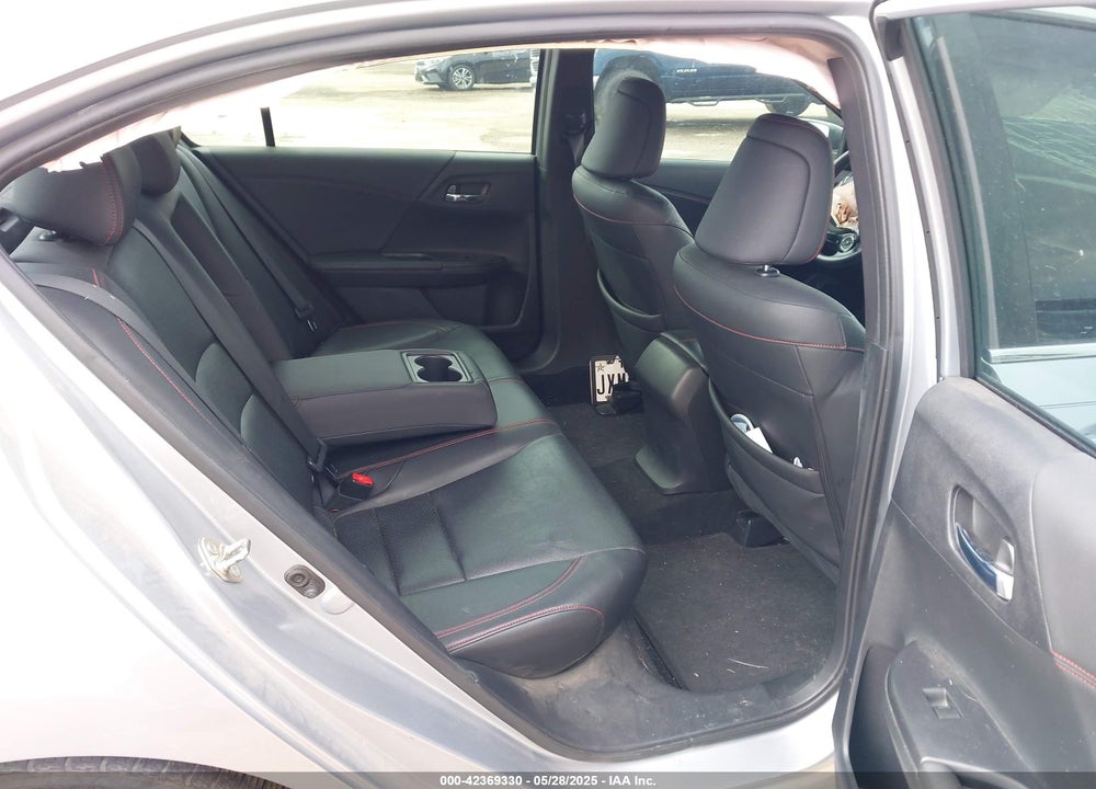 2017 HONDA ACCORD VIN: 1HGCR2F12HA246022