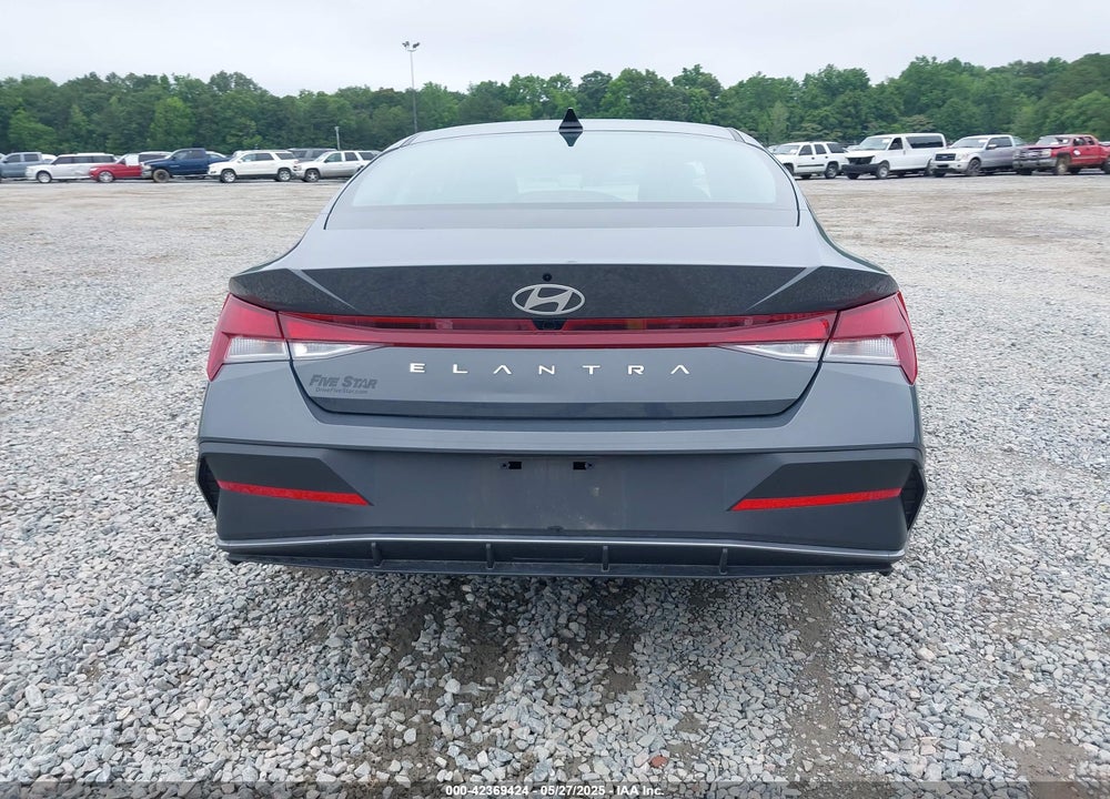 2024 HYUNDAI ELANTRA VIN: KMHLM4DG2RU838550