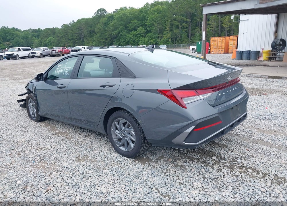 2024 HYUNDAI ELANTRA VIN: KMHLM4DG2RU838550