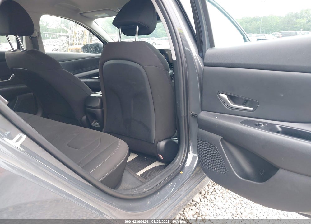 2024 HYUNDAI ELANTRA VIN: KMHLM4DG2RU838550