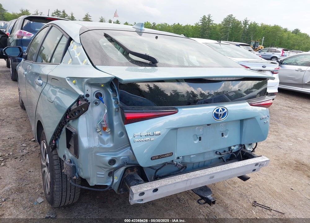 2022 TOYOTA PRIUS XLE AWD-E VIN: JTDL9MFU7N3032521