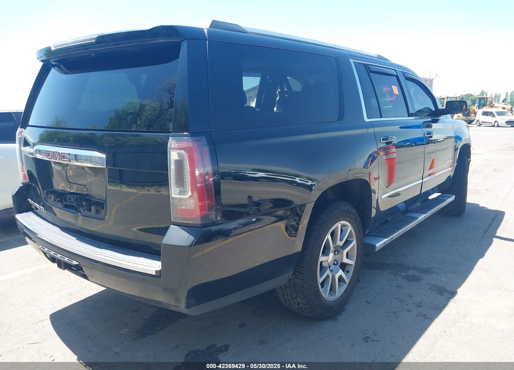 2020 GMC YUKON XL 4WD DENALI VIN: 1GKS2HKJXLR196489