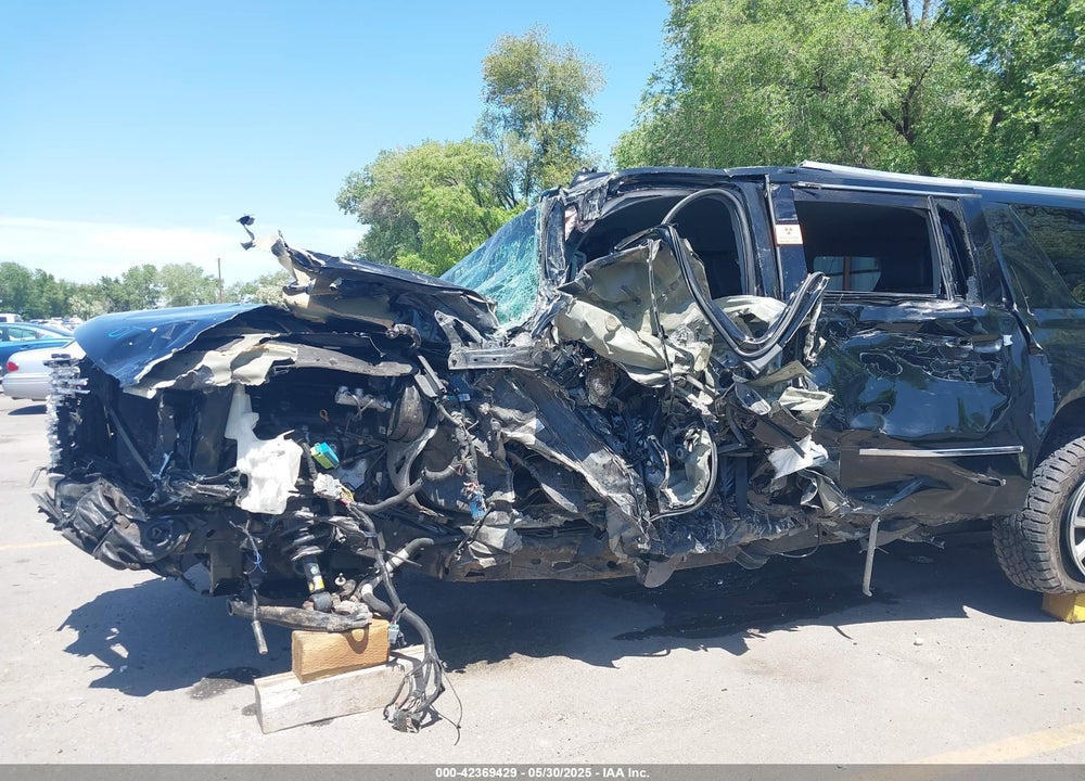 2020 GMC YUKON XL 4WD DENALI VIN: 1GKS2HKJXLR196489