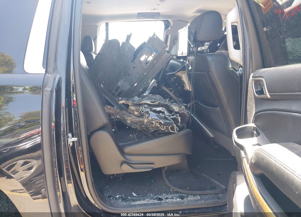 2020 GMC YUKON XL 4WD DENALI VIN: 1GKS2HKJXLR196489