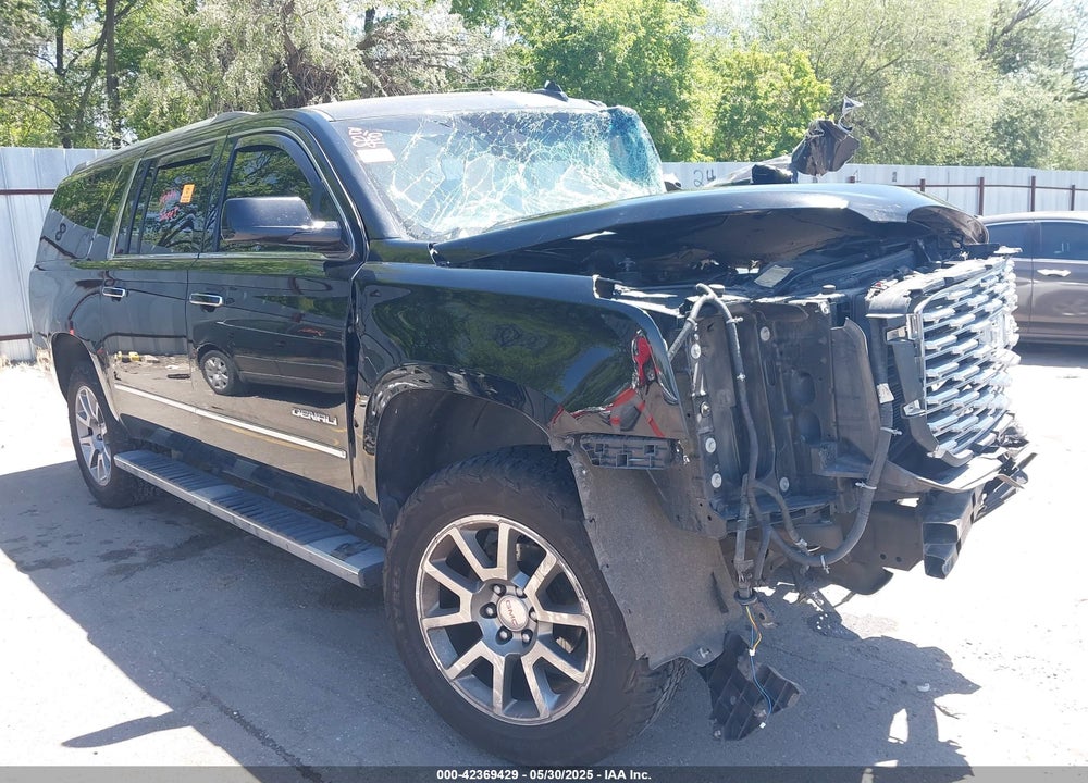 2020 GMC YUKON XL 4WD DENALI VIN: 1GKS2HKJXLR196489