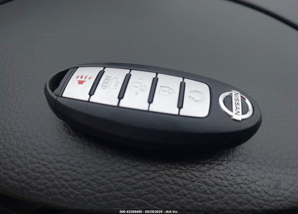 2017 NISSAN ALTIMA VIN: 1N4AL3AP8HC194169