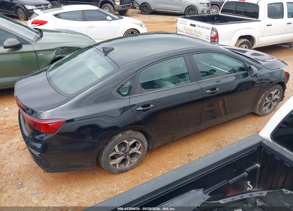 2021 KIA FORTE VIN: 3KPF24AD8ME265680