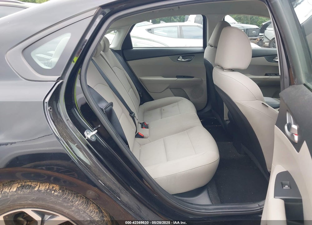2021 KIA FORTE VIN: 3KPF24AD8ME265680
