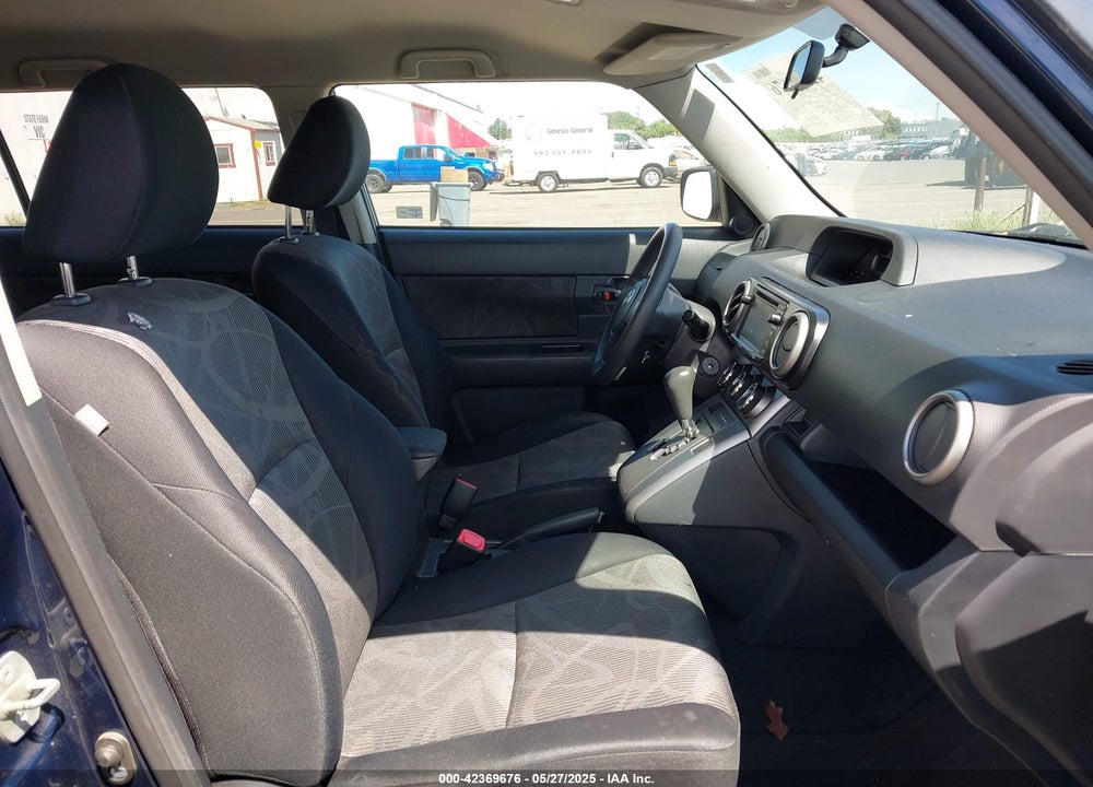 2015 SCION XB VIN: JTLZE4FE0FJ067711
