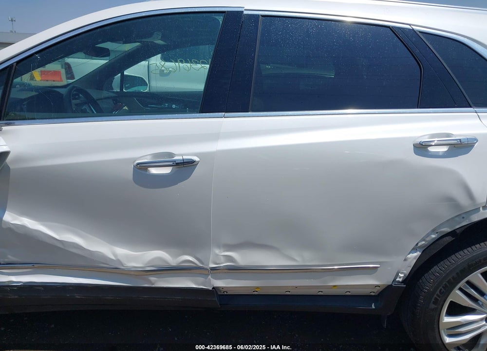 2018 CADILLAC XT5 PREMIUM LUXURY VIN: 1GYKNFRS1JZ108717
