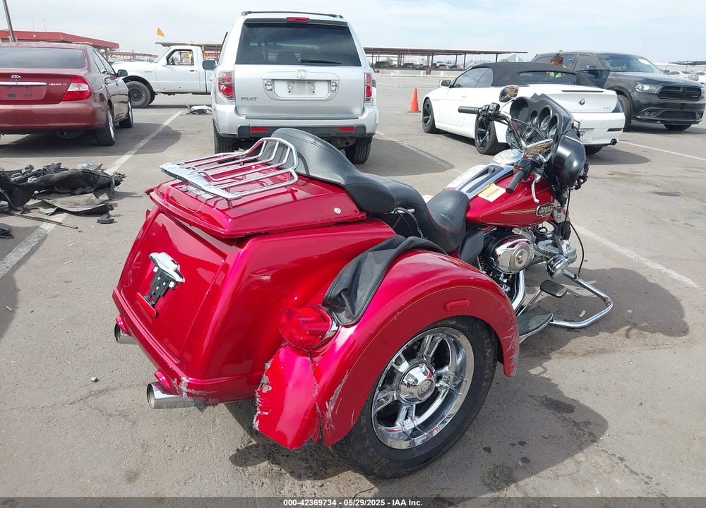 2013 HARLEY-DAVIDSON FLHTCUTG TRI GLIDE ULTRA CLASSIC VIN: 1HD1MAM15DB857697