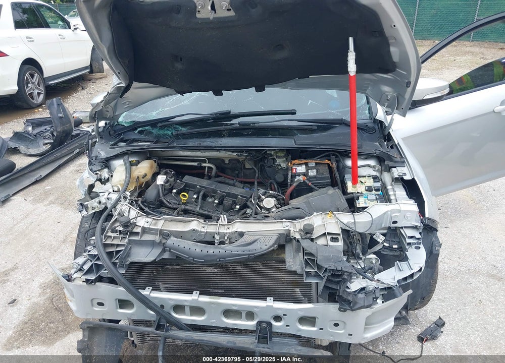 2016 FORD FOCUS VIN: 1FADP3F22GL373756