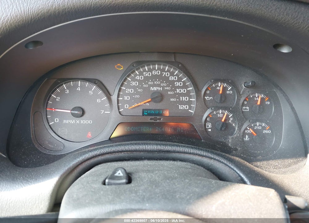 2005 CHEVROLET TRAILBLAZER LT VIN: 1GNDT13S252282205