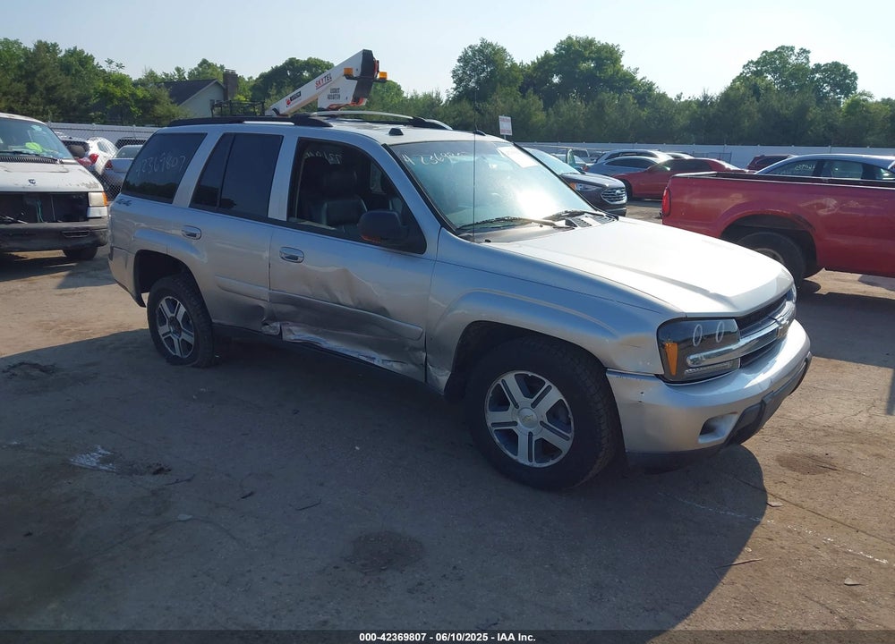 2005 CHEVROLET TRAILBLAZER LT VIN: 1GNDT13S252282205