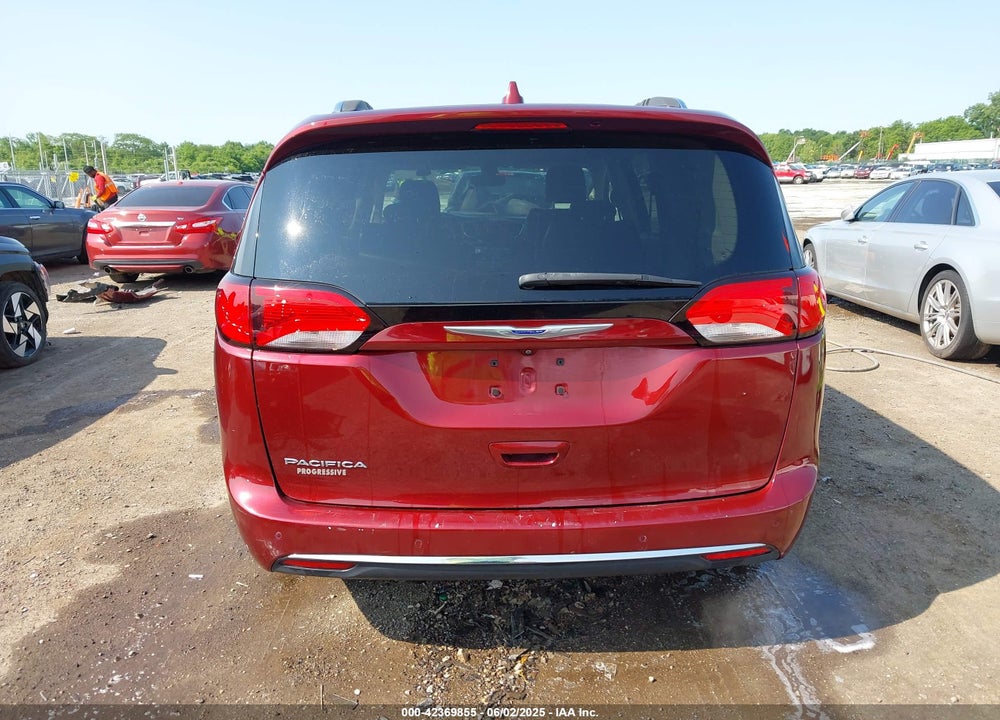 2019 CHRYSLER PACIFICA TOURING L VIN: 2C4RC1BG2KR721332