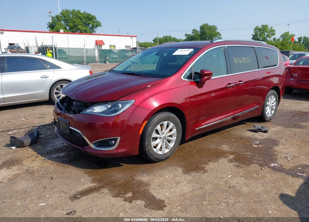 2019 CHRYSLER PACIFICA TOURING L VIN: 2C4RC1BG2KR721332