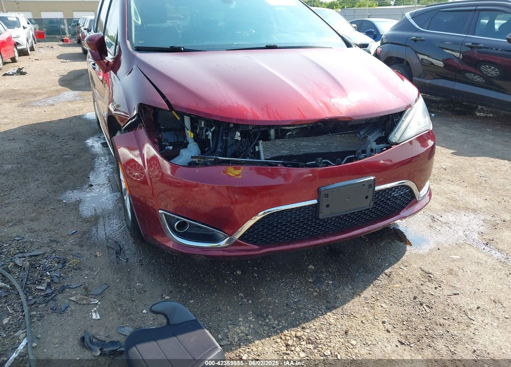 2019 CHRYSLER PACIFICA TOURING L VIN: 2C4RC1BG2KR721332