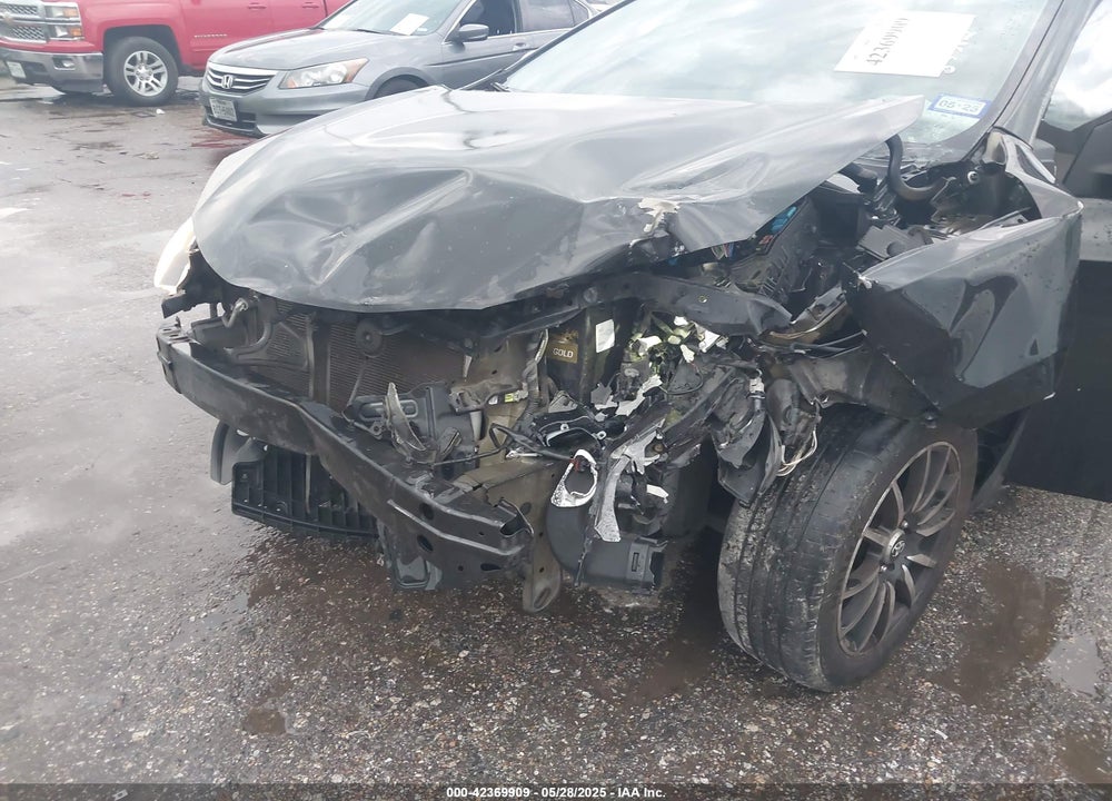 2014 TOYOTA COROLLA LE VIN: 5YFBURHE9EP082194