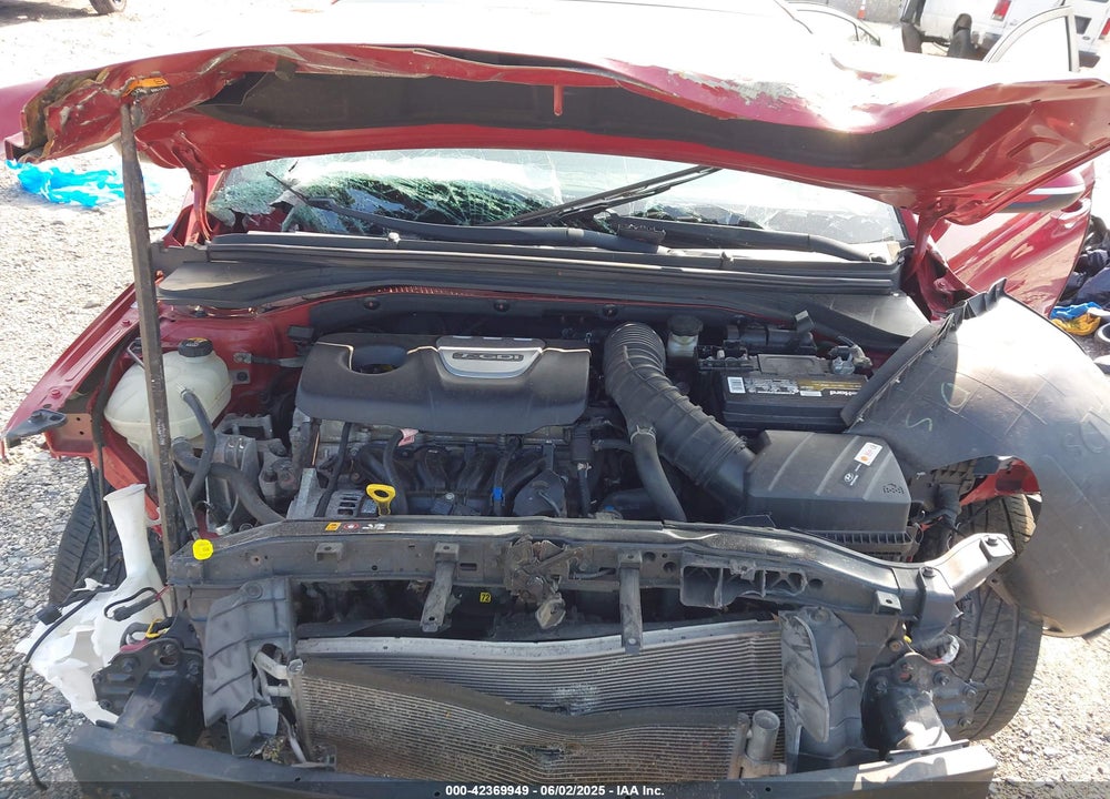 2017 HYUNDAI ELANTRA VIN: KMHD04LB0HU338777