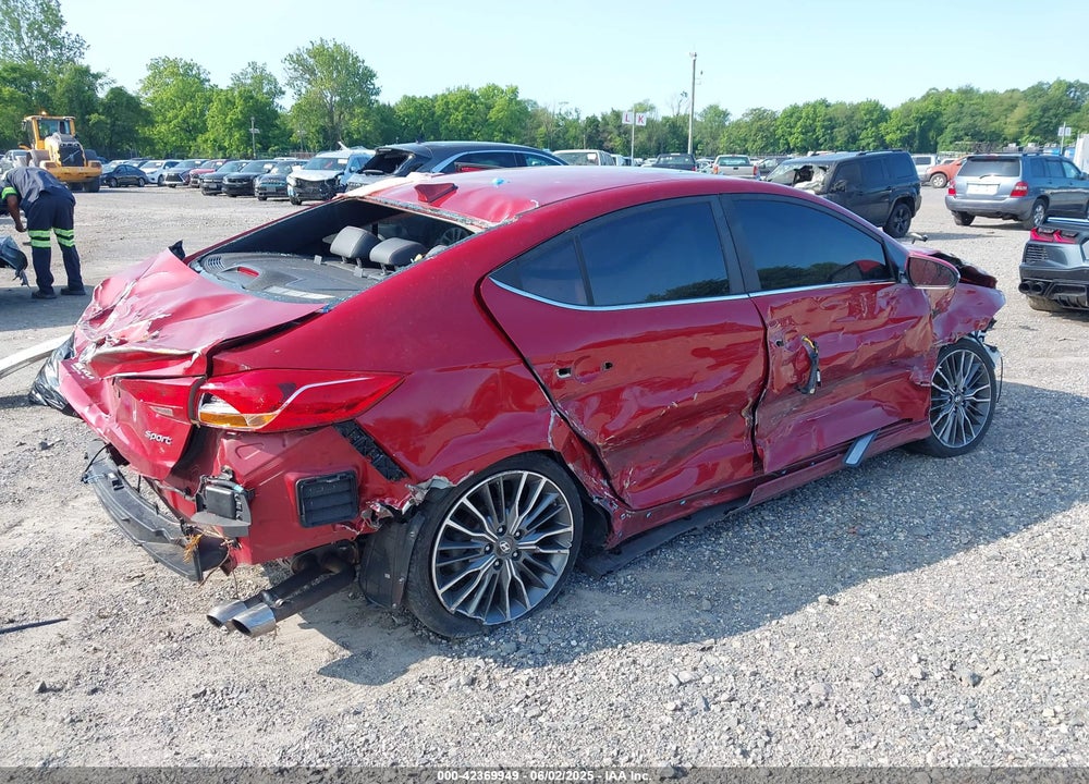 2017 HYUNDAI ELANTRA VIN: KMHD04LB0HU338777