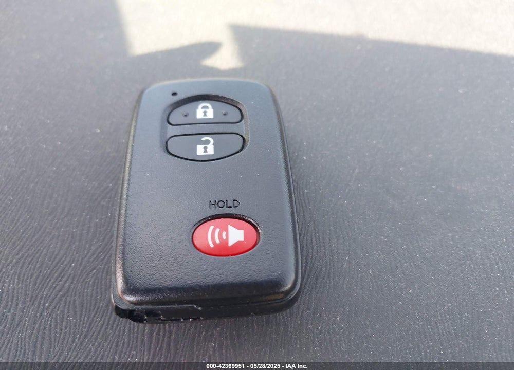 2010 TOYOTA PRIUS III VIN: JTDKN3DU7A0200125