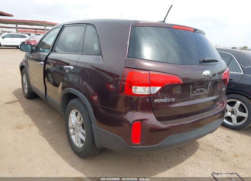 2014 KIA SORENTO LX VIN: 5XYKT4A64EG425927