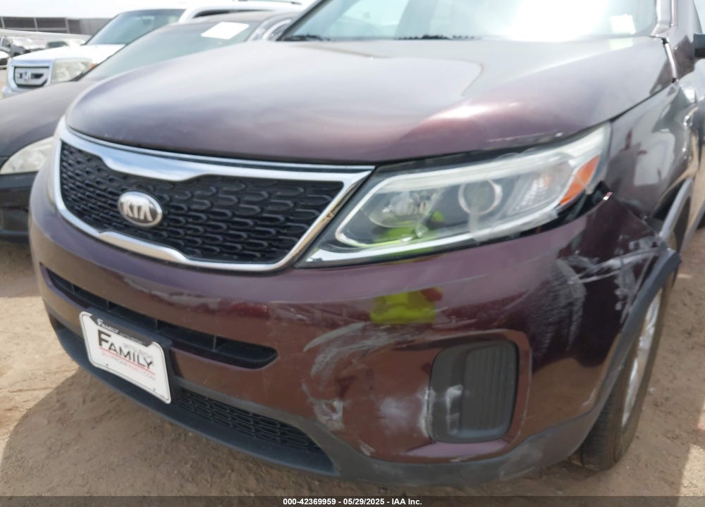 2014 KIA SORENTO LX VIN: 5XYKT4A64EG425927