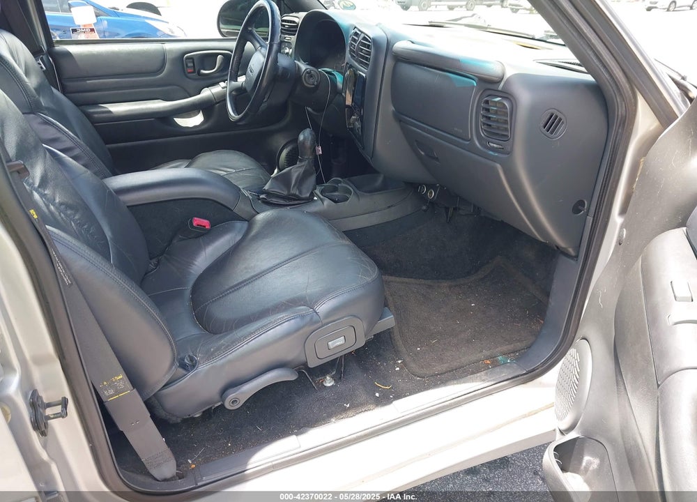 2000 GMC JIMMY SLT VIN: 1GKDT13W9Y2382323
