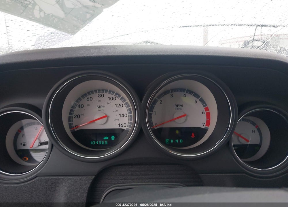 2009 DODGE CHALLENGER VIN: 2B3LJ54T69H520645