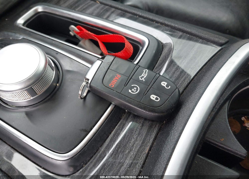 2020 CHRYSLER 300 VIN: 2C3CCAAG8LH233604
