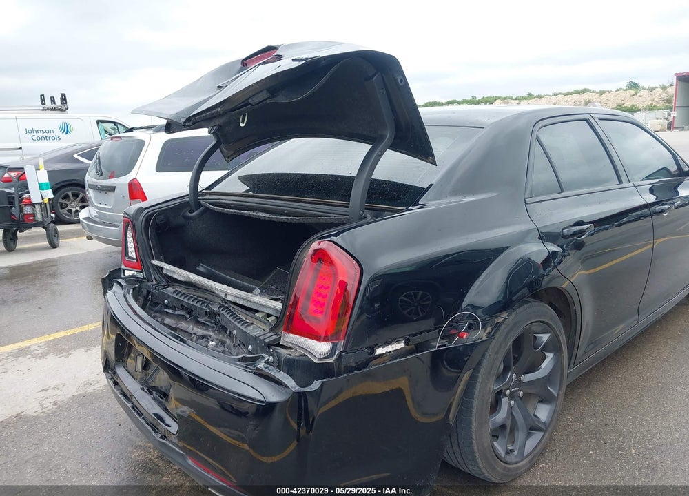 2020 CHRYSLER 300 VIN: 2C3CCAAG8LH233604