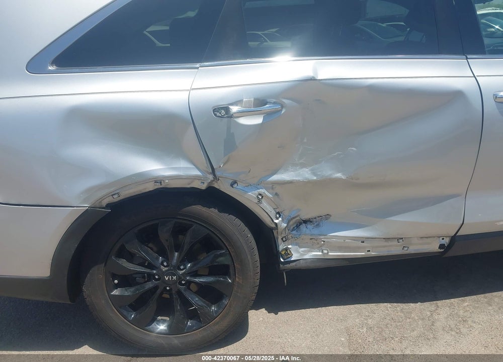 2019 KIA SORENTO 3.3L S VIN: 5XYPG4A58KG597729