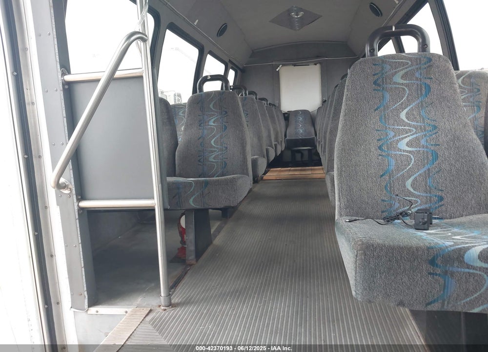 2008 FORD E-450 CUTAWAY VIN: 1FDXE45S88DA08526