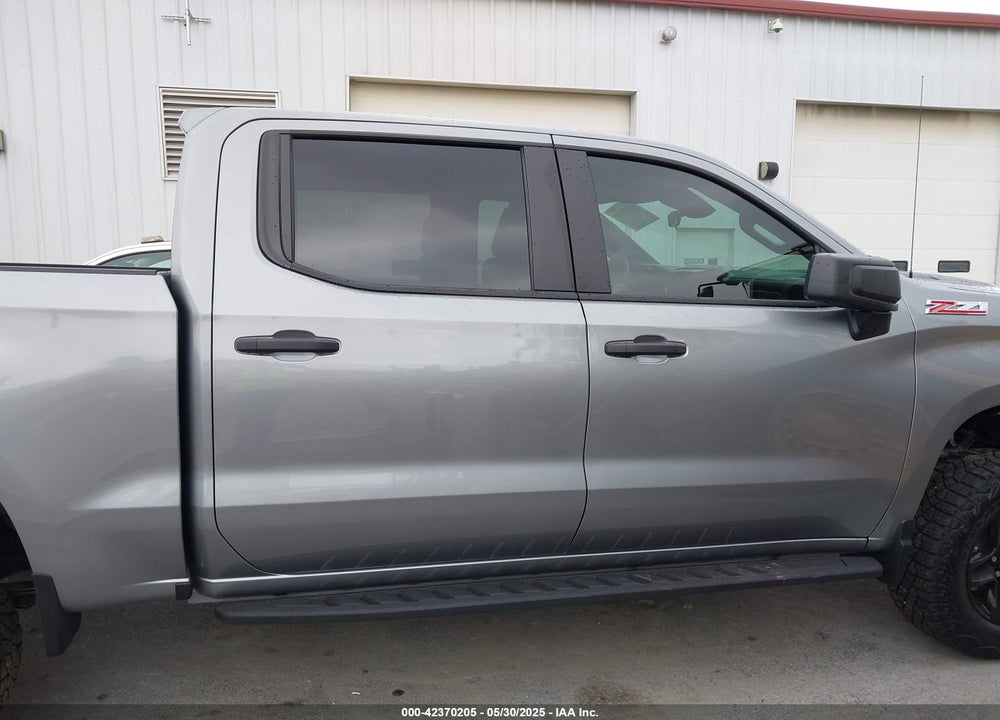 2025 CHEVROLET SILVERADO 1500 4WD SHORT BED CUSTOM TRAIL BOSS VIN: 3GCUKCED0SG208192