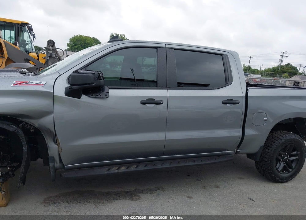 2025 CHEVROLET SILVERADO 1500 4WD SHORT BED CUSTOM TRAIL BOSS VIN: 3GCUKCED0SG208192