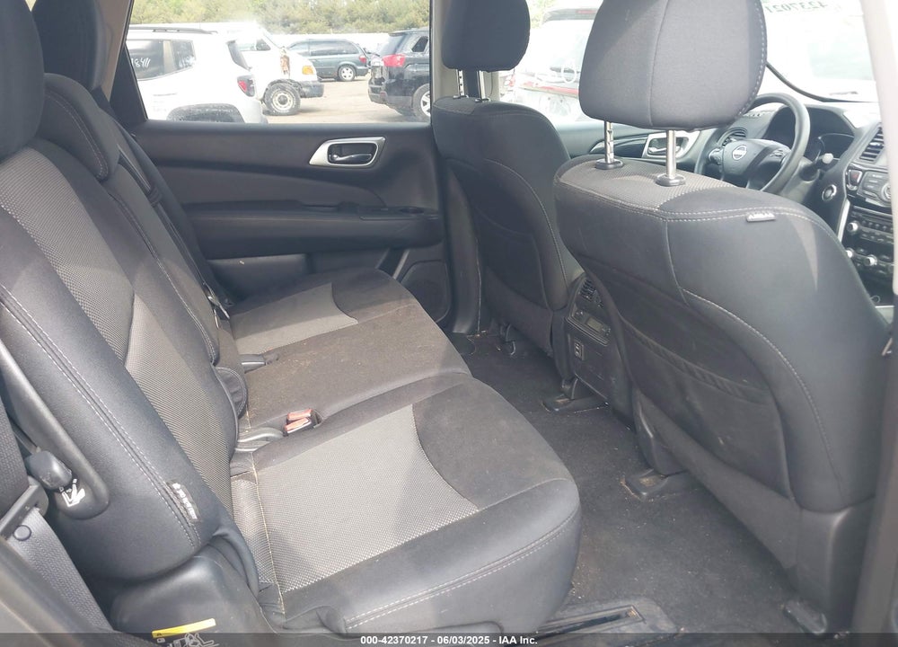 2018 NISSAN PATHFINDER S VIN: 5N1DR2MM5JC673748