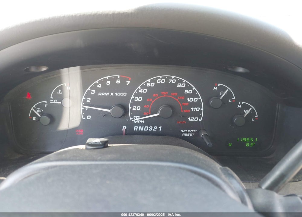 2002 FORD EXPLORER XLT VIN: 1FMZU73E52ZA40029